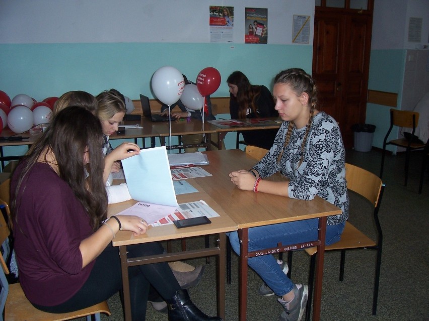 Uczniowie "Lidera" chcą oddać chorym szpik kostny