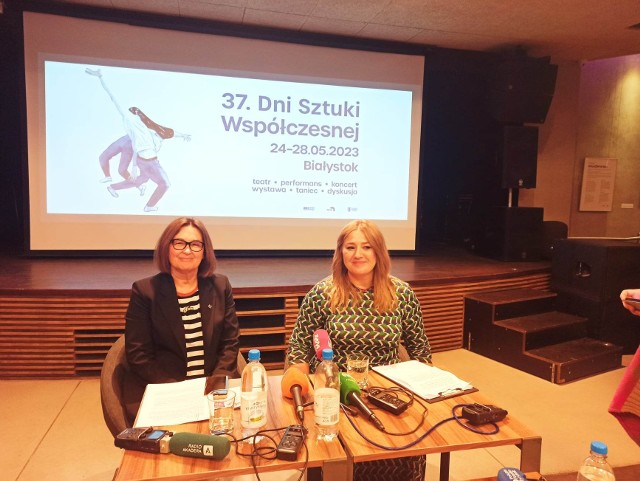 Grażyna Dworakowska i Katarzyna Kruszewska z Białostockiego Ośrodka Kultury podczas konferencji prasowej opowiedziały o 37. edycji festiwalu Dni Sztuki Współczesnej