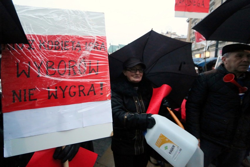 Strajk Kobiet w Lublinie. Na placu Łokietka protestowało pół tysiąca osób