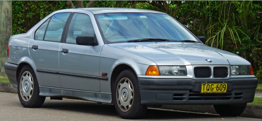 BMW E36 – jego produkcję rozpoczęto 1990 roku w Monachium, a...