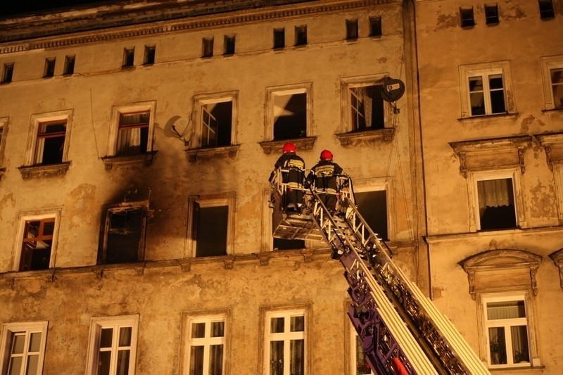 Pożar przy ul. św. Wincentego. Jedna osoba ciężko poparzona (FILM, ZDJĘCIA)