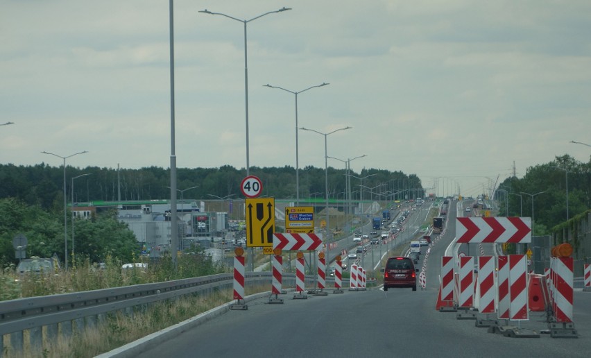 Zobacz kolejne zdjęcia. Przesuwaj zdjęcia w prawo - naciśnij...