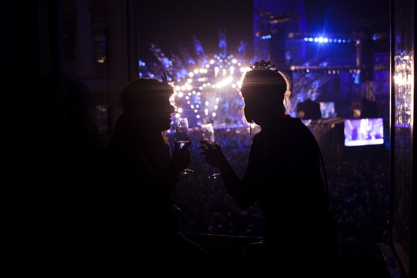 Sylwester 2014 Kraków: ponad 150 tys. osób bawiło się na Rynku [ZDJĘCIA, WIDEO]