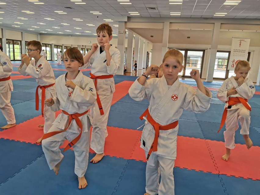 Zawodnicy Klubu Karate Kyokushin „Chikara” odwiedzili największe na świecie dojo. Był trening, jedzenie i świetna zabawa. Zobacz zdjęcia
