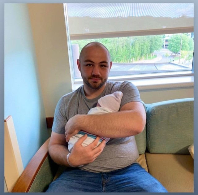 Adam Kownacki, pięściarz z Łomży mieszkający na co dzień w USA, ma syna. Bokser został ojcem na dzień przed planowanym terminem porodu.