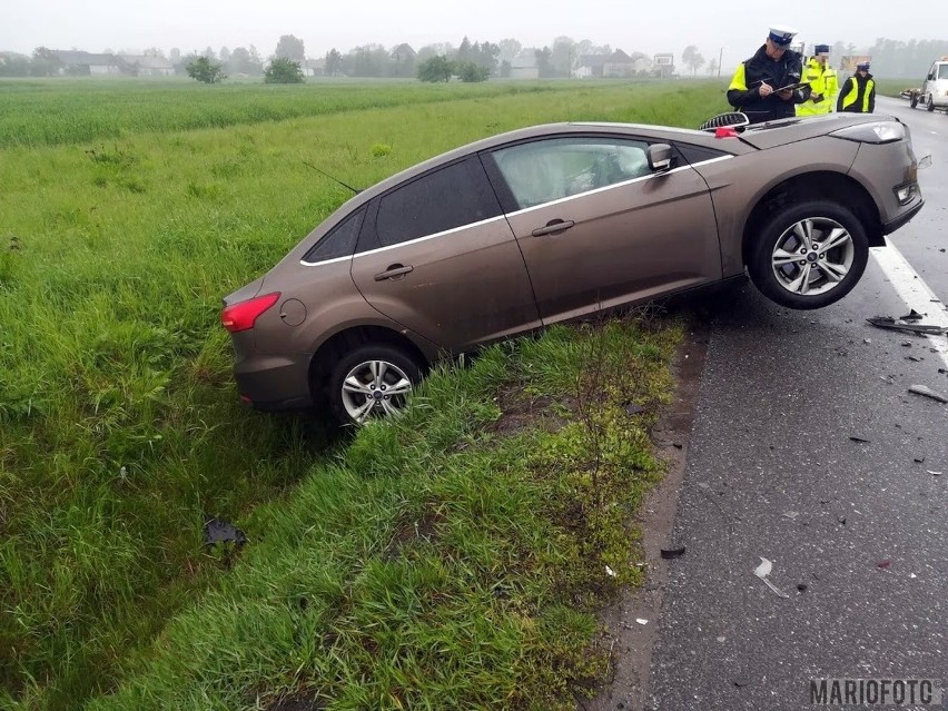 Zderzenie nieoznakowanego radiowozu z volkswagenem na obwodnicy Opola. Na szczęście nikomu nic się nie stało