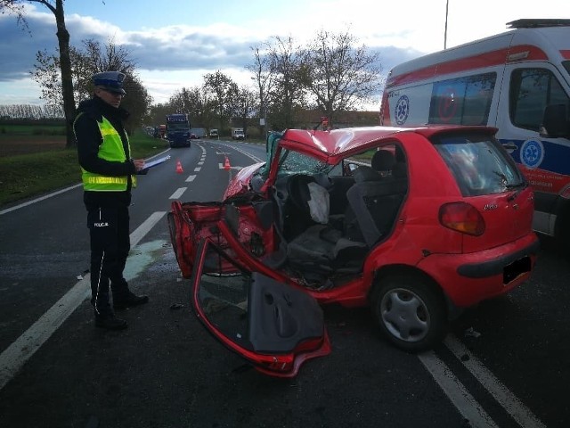 Śmiertelny wypadek w Kolniku 30.10.2019. Samochód osobowy zderzył się z ciężarówką. Droga zablokowana będzie przez kilka godzin!