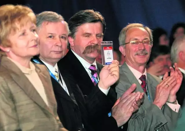 Przekazana przez Lecha Kaczyńskiego legitymacja była kartą wstępu na II Kongres PiS.