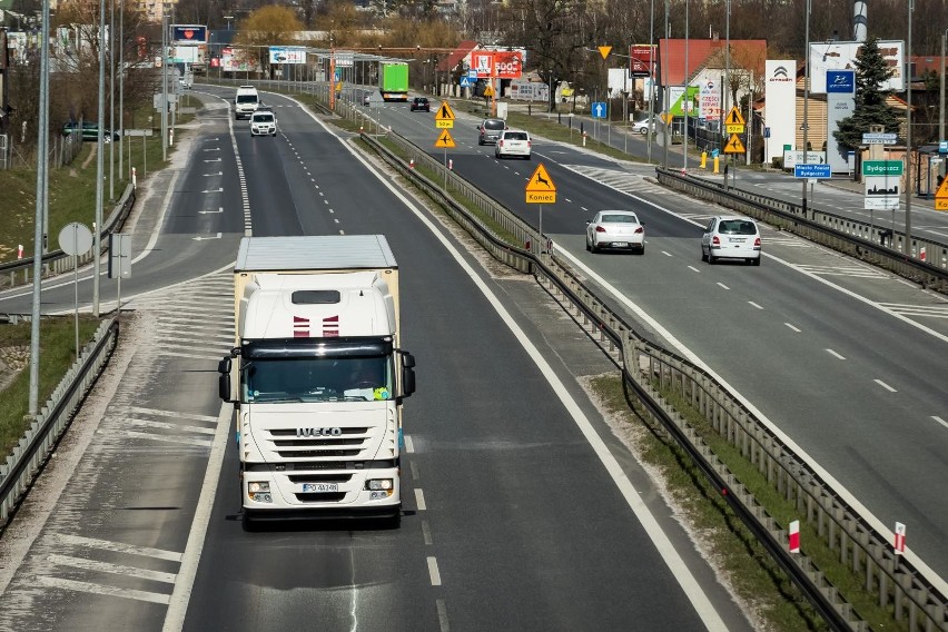 Od 5 do 8,5 tysiąca złotych na rękę może zarobić kierowca...