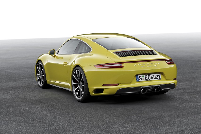 Porsche 911 Carrera 4S...