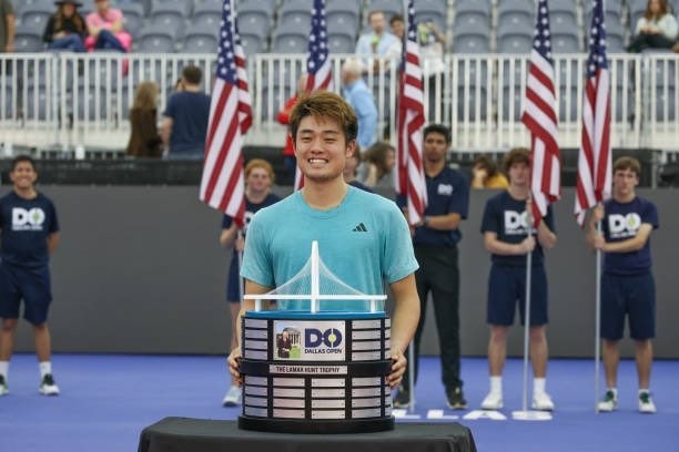 23-letni Chińczyk wygrał turniej ATP 250 w Dallas. W finale,...