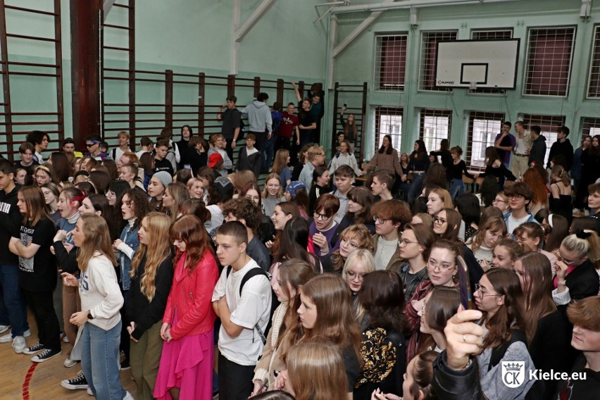  II Liceum Ogólnokształcące imienia Jana Śniadeckiego w Kielcach rozpoczęło obchody jubileuszu 120 lecie. Na początek wystawa i koncert