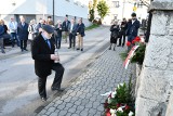 80. rocznica tragedii Żydów z Pińczowa. Odsłonięto tablicę pamiątkową przy synagodze. Zdjęcia