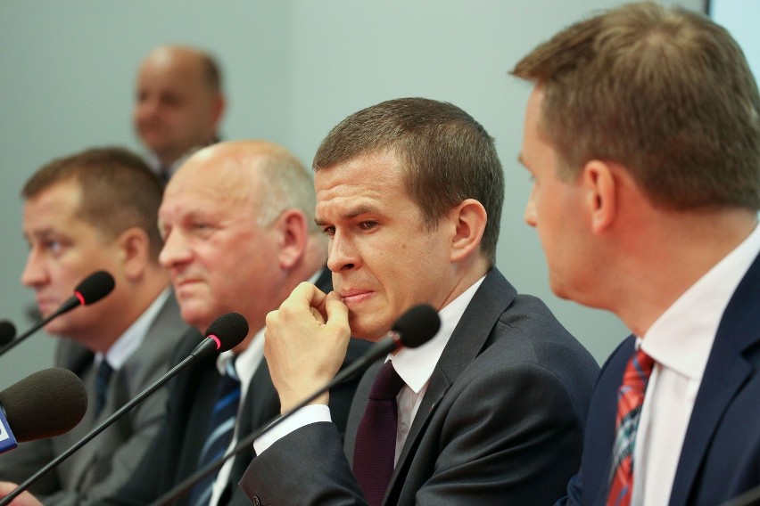 Minister sportu Witold Bańka nie zadeklaruję pieniędzy na...