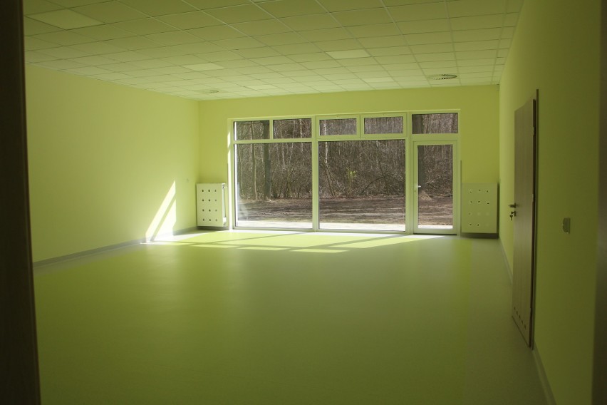 Zakończyła się rozbudowa Szkoły Podstawowej we Wrzosie w gminie Przytyk. Są nowe sale, instalacja fotowoltaiczna. Zobacz zdjęcia
