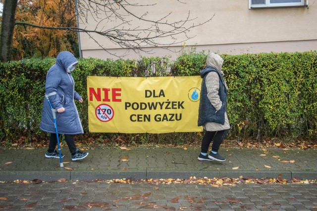 Mieszkańcy gm. Tarnowo Podgórne na początku listopada protestowali przed siedzibą firmy G.EN GAZ ws. podwyżek cen gazu. We wtorek, 30 listopada został złożony proces indywidualny przeciw spółce.