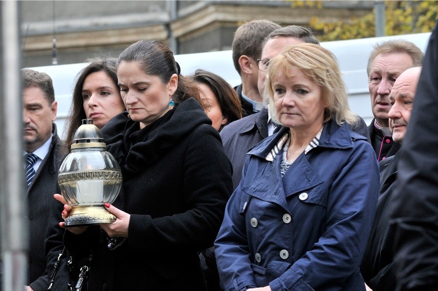 Tablica ku czci Lecha i Marii Kaczyńskich oraz ofiar...