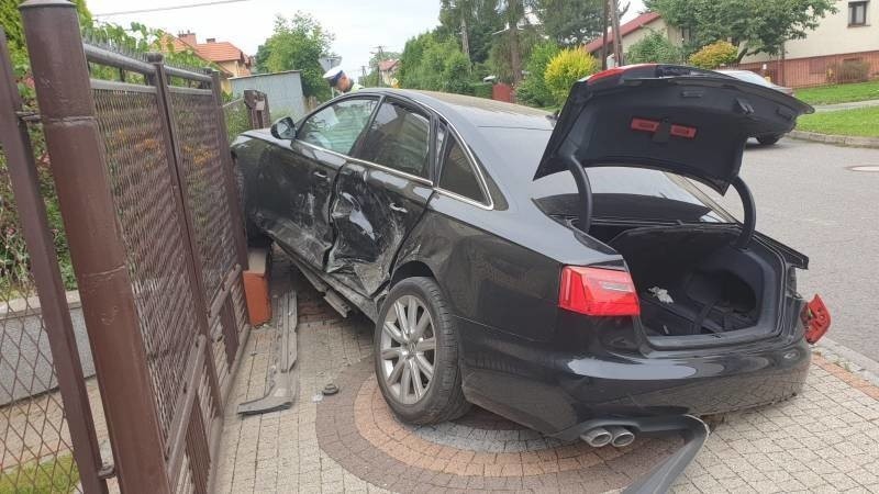 Wypadek w Nowym Sączu. Zderzyły się dwa audi. Jedna osoba w szpitalu