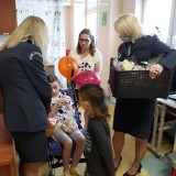 Dzień Dziecka w Klinice Rehabilitacji. Własnoręcznie upieczone słodkości podarowali pracownicy więzienia w Grądach-Woniecku