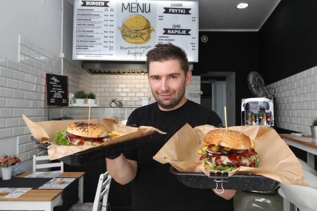 Piotr Frankowicz, syn właścicielki lokalu FranKos Burger zaprasza na przepyszne burgery