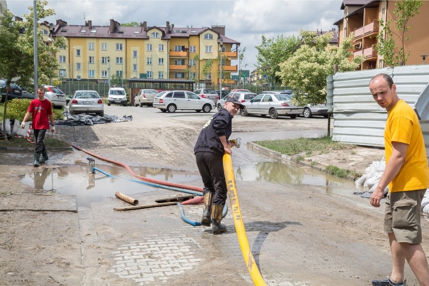 Kraków. Budowa dwóch zbiorników za 32 mln zł ma uchronić Stary Bieżanów i os. Złocień przez zalewaniem