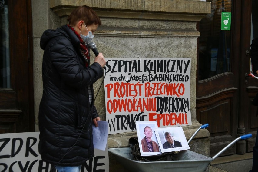 Protest w obronie dyrektora Stanisława Kracika. Manifestacja...