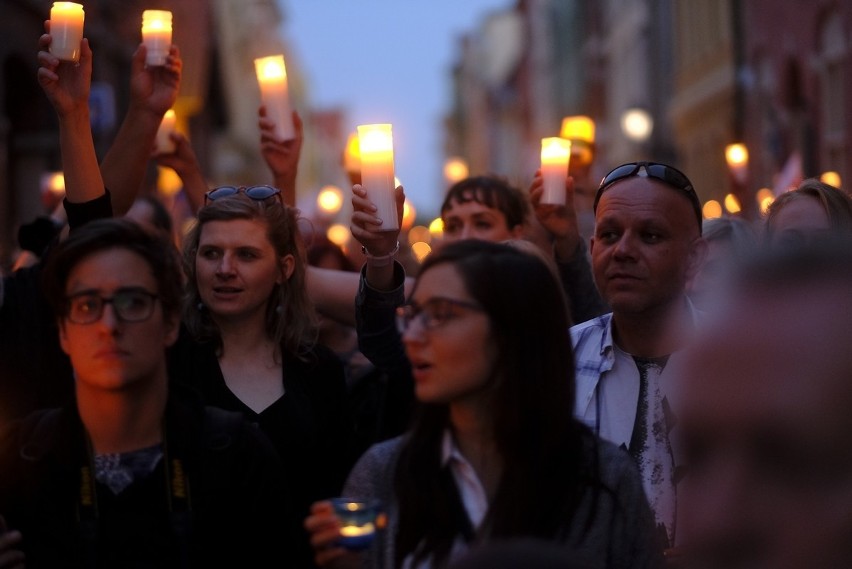 Toruń. Protest po uchwaleniu ustawy o Sądzie Najwyższym...