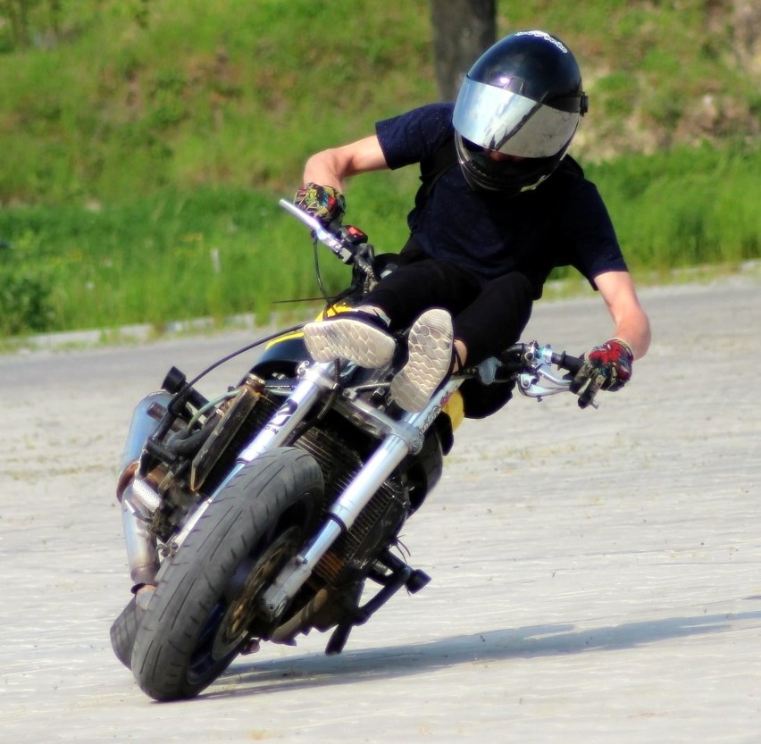 Karol Borto - buski mistrz motocyklowego stuntu rozpoczyna sezon!