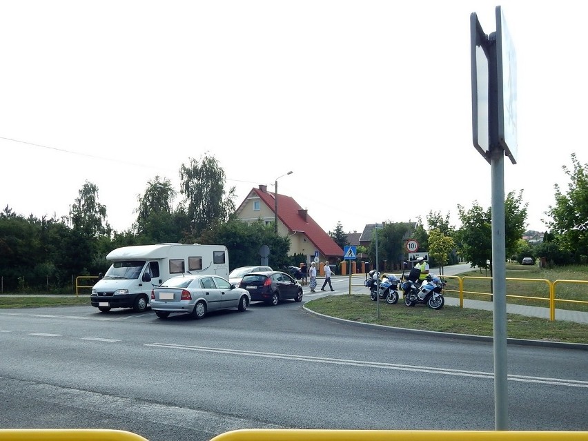 Radziejowscy policjanci zwrócili uwagę na bezpieczeństwo pieszych i rowerzystów, czyli niechronionych uczestników ruchu drogowego