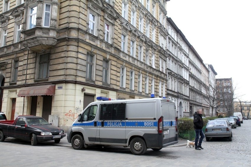 Wrocław: Samobójca powiesił się w piwnicy na Nadodrzu (ZDJĘCIA)