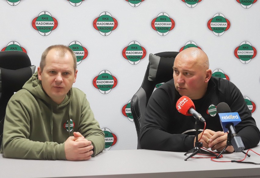 Trener Radomiaka Mariusz Lewandowski powiedział o sytuacji kadrowej, ocenił transfery. Są też prowadzone rozmowy z innymi zawodnikami