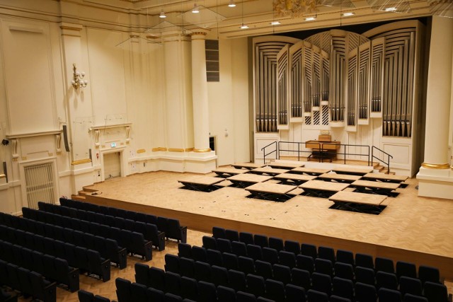Jesienią 2020 roku zakończył się remont budynku Filharmonii Krakowskiej. Unowocześniona, klimatyzowana sala koncertowa mieści ponad 700 melomanów. Odnowione zostały wszystkie detale zabytkowych wnętrz budynku. Najważniejsza, z punktu widzenia melomanów, zmiana dotyczy samej sali koncertowej i jej akustyki.