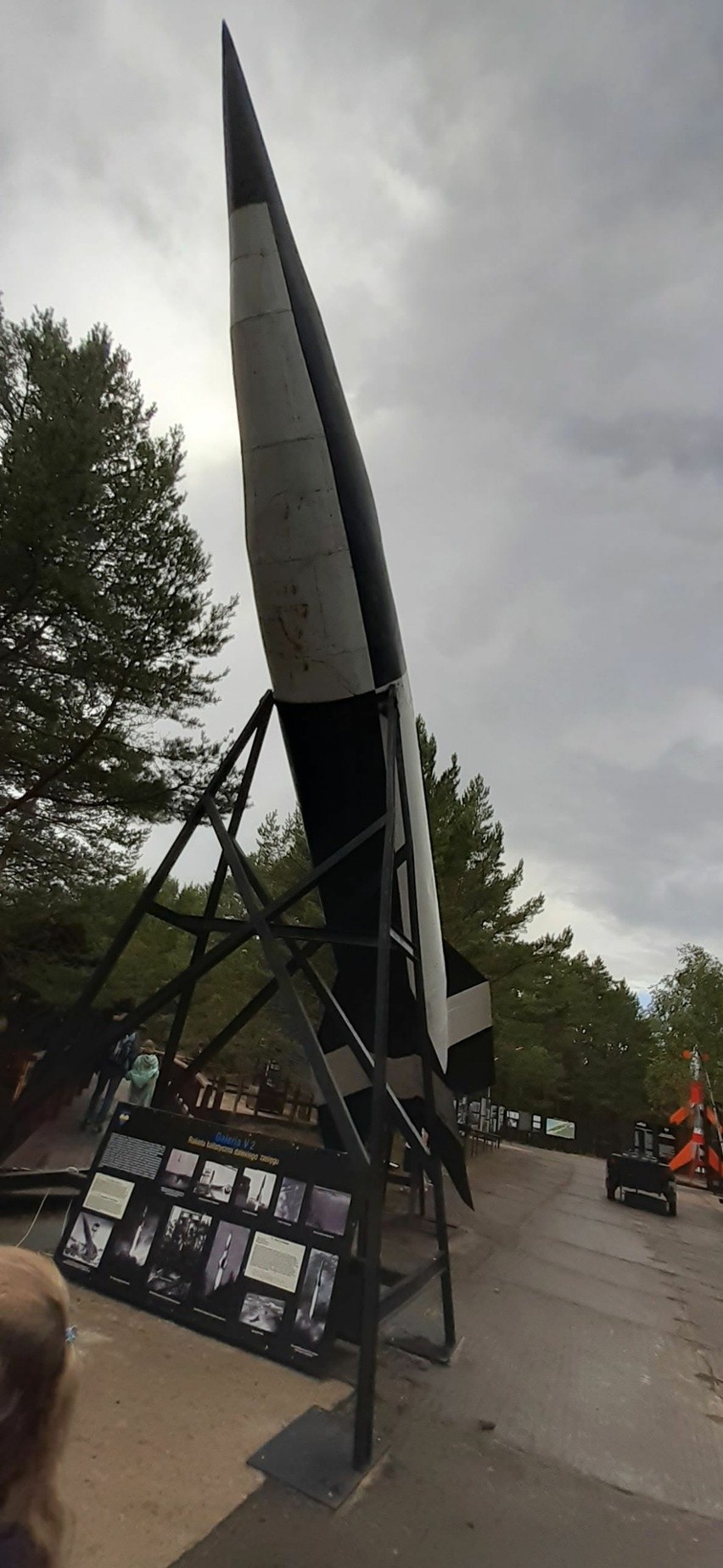 Model rakiety V2 w Muzeum Wyrzutni Rakiet w Rąbce pod Łebą