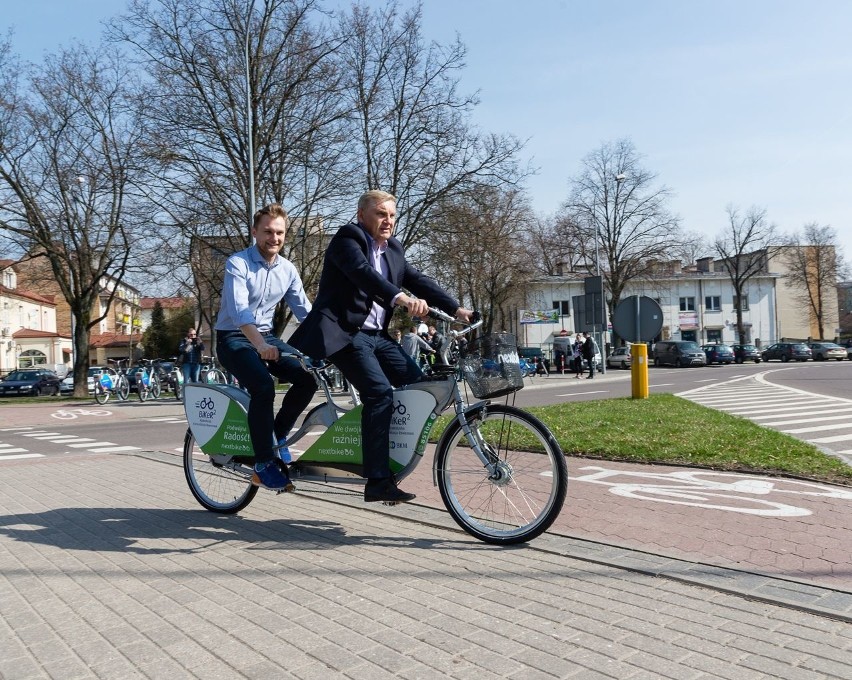 W tym roku przybyło 60 stojaków, 40 rowerów standardowych,...