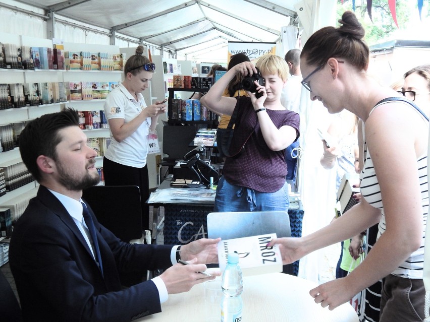 Festiwal Książki w Opolu. Spotkanie z Remigiuszem Mrozem.