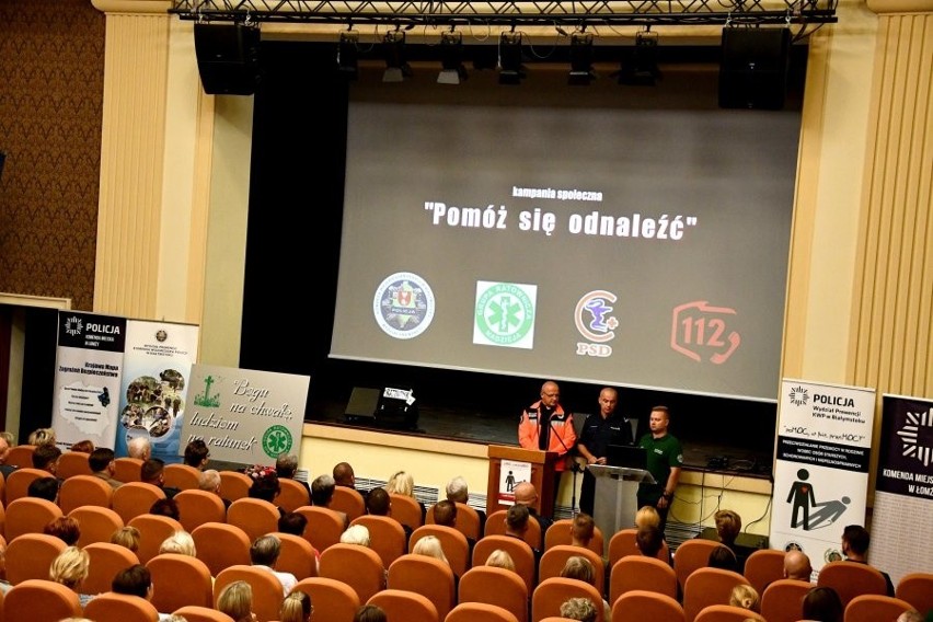 "A odblaska ma?". W Łomży zainaugurowano kampanię na rzecz bezpieczeństwa osób starszych (zdjęcia, wideo)
