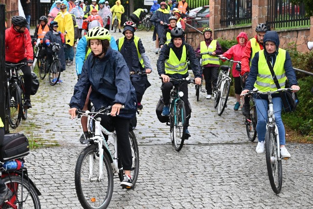 Rozpoczęła się IX Rowerowa Pielgrzymka Diecezji Kieleckiej na Jasną Górę. W tym roku odbywa się pod hasłem "Jestem tylko dla Ciebie".