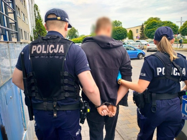 Policjanci odzyskali skradzione przez przestępców pieniądze – blisko 40 tys. zł. Znaleźli i zabezpieczyli też ponad 19 tys. zł pochodzące z przestępstwa dokonanego w Radomiu.