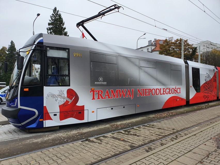 Tramwaj Niepodległości zaczął służbę na wrocławskich ulicach