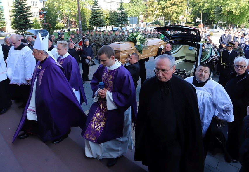 Uroczystości pogrzebowe o. Huberta Czumy - zasłużonego...