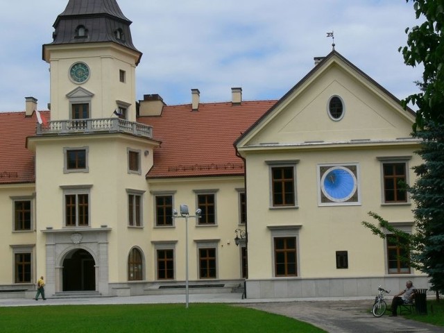 Regionalne Centrum Promocji Obszaru Natura 2000 &#8211; Tarnobrzeska Dolina Wisły powstanie we wschodnim skrzydle Zamku w Dzikowie. (Skrzydło, na którym znajduje zegar słoneczny