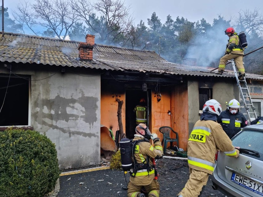 Tragedia w gminie Galewice. Dwie osoby zginęły w pożarze. Dwie kolejne są ranne AKTUALIZACJA