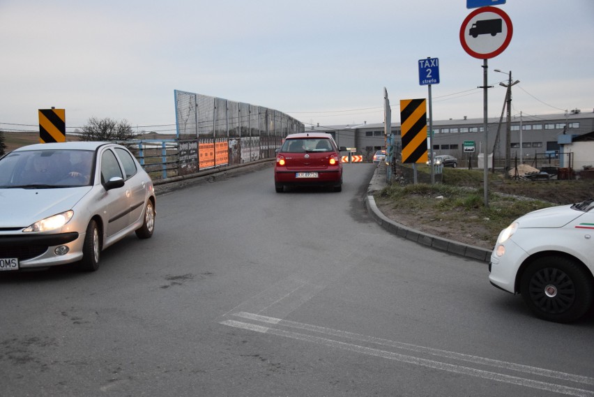 Kontrowersje wokół wiaduktu w Batowicach. Powiat kupi samochód w ramach inwestycji drogowej?