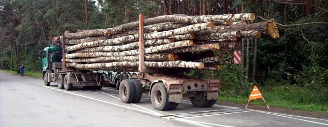 Inspektorzy sprawdzali też czy pojazdy mają odpowiednie wymiary