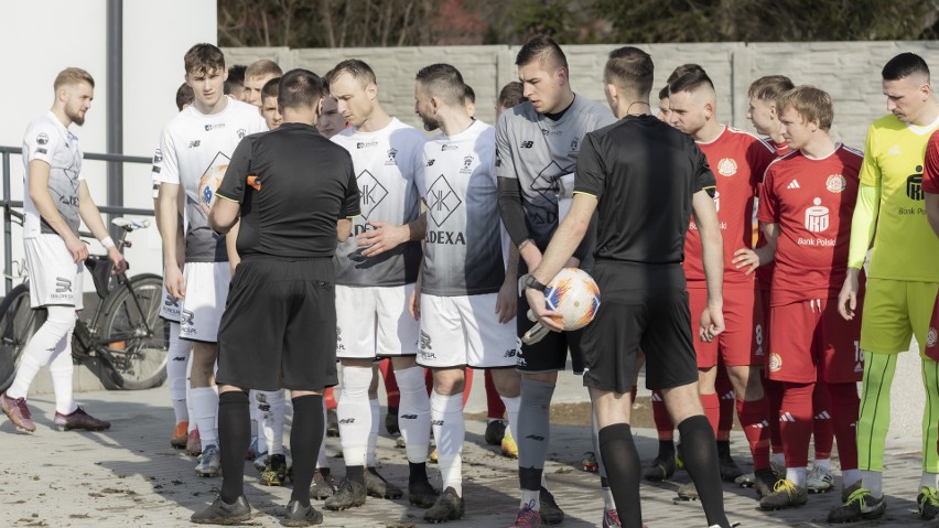 Korona pokonała na swoim stadionie Polonię 3:0