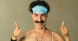 "Kolejny film o Boracie". Borat próbuje powiększyć córce biust i chce dać wiceprezydentowi Stanów Zjednoczonych specjalny podarek! Oceniamy nowy film o Boracie!