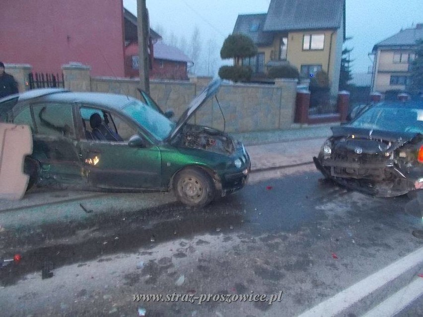 Wypadek na ul. Kościuszki w Proszowicach. Zdjęcia dzięki...