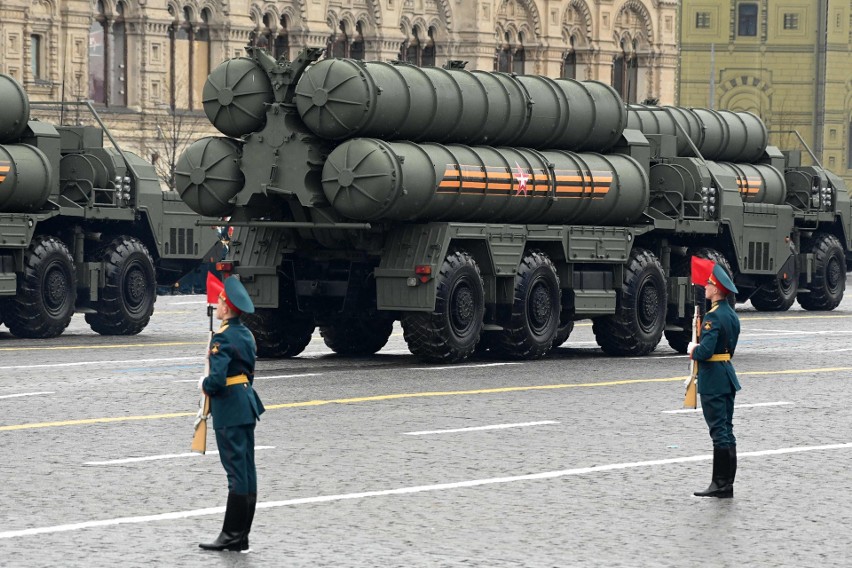 Rosjanie rozstawili systemy rakietowe S-400 wzdłuż granicy...