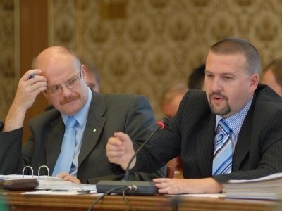 Decyzję o zwolnieniu Janusza Kwiatkowskiego (z lewej) i Arkadiusza Karbowiaka prezydent podjął tuż po wygranych wyborach. Tłumaczył to potrzebą dokonania zmian w ratuszu.