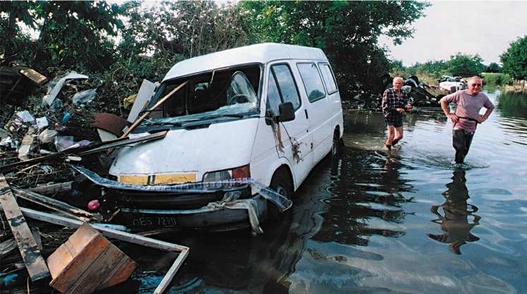 Opole 1997. Ulica Koszyka. Trzeci tydzień powodzi....